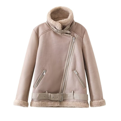 Well Tailored Jacket with a Graceful Silhouette