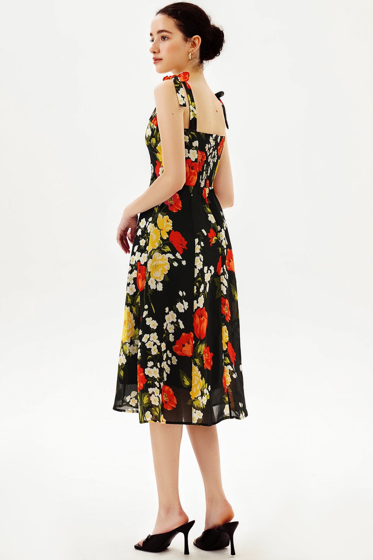 Classic Vintage Dress with a Flattering Fit