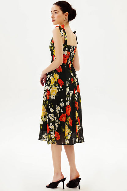Classic Vintage Dress with a Flattering Fit