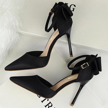 A Vintage Style Heels with Delicate Timeless Details
