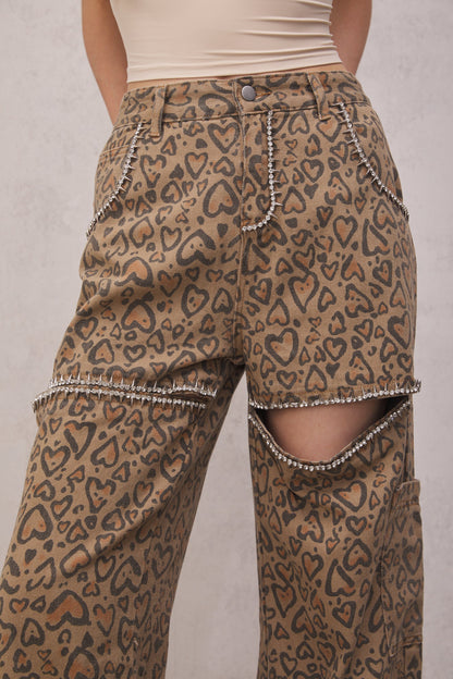 Well Tailored Garment with a Graceful Silhouette