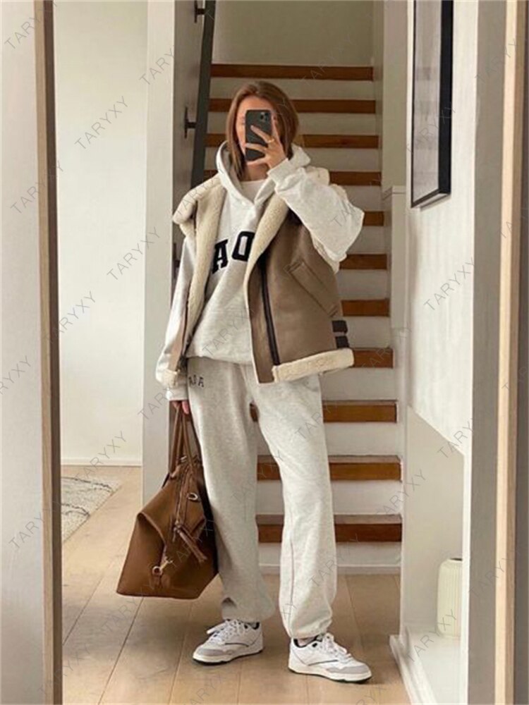 Gracefully Styled Cardigan for Any Occasion