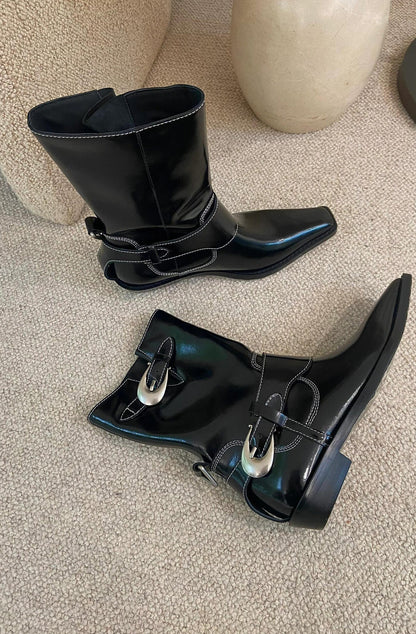 Elegantly Styled Boots for Everyday Wear