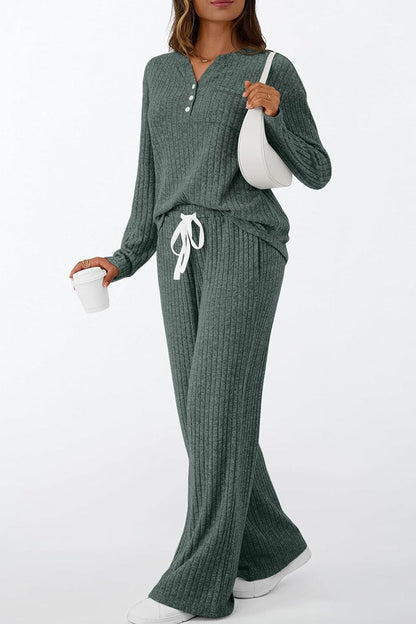 Classic Vintage Pants with a Flattering Fit
