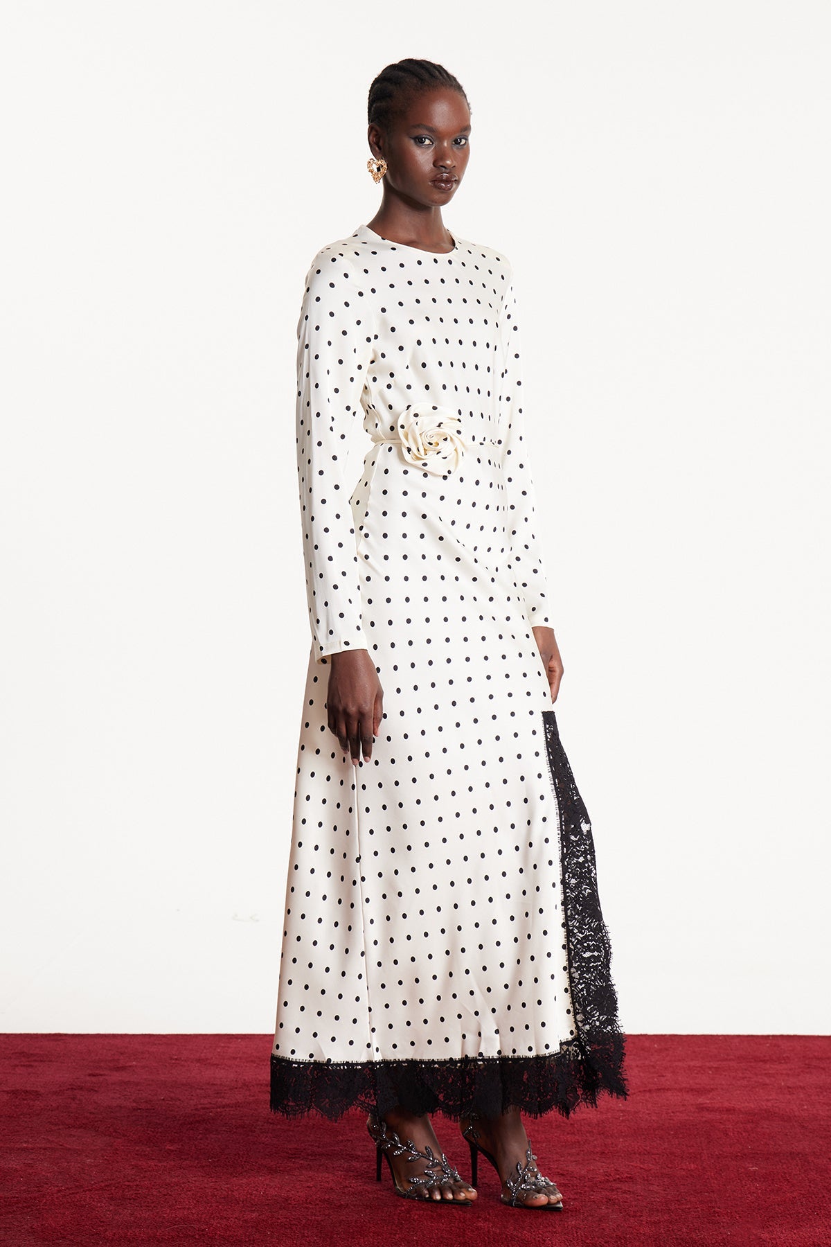 Classic Vintage Dress with a Flattering Fit