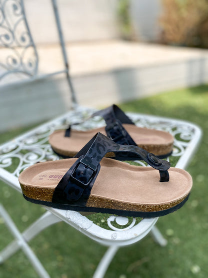 Classic Vintage Sandals with a Flattering Fit