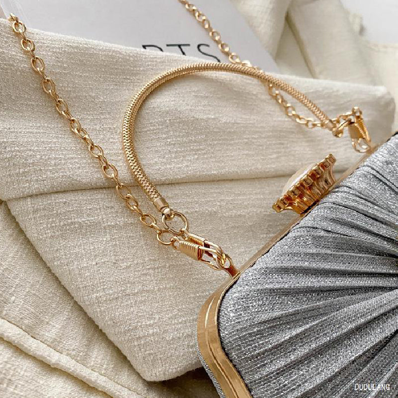 Classic Vintage Bag with a Flattering Fit