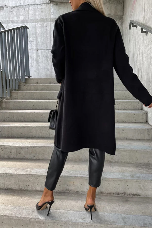 Effortlessly Elegant Coat with a Timeless Design