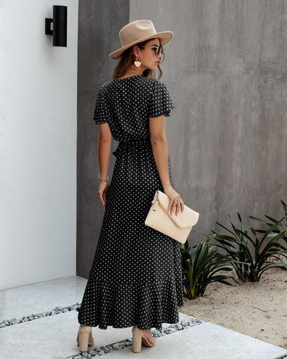 Gracefully Styled Dress for Any Occasion