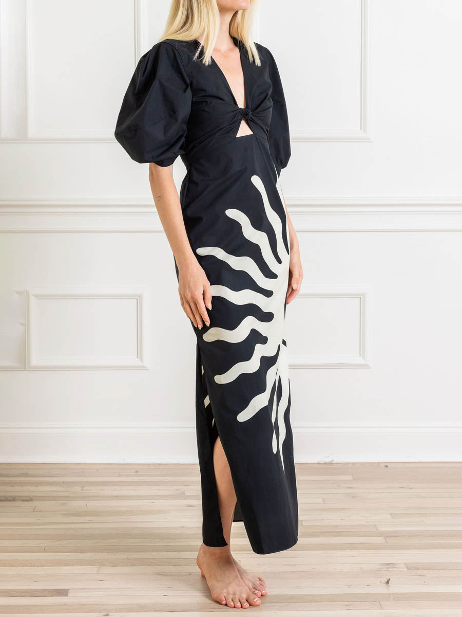 Effortlessly Elegant Dress with a Timeless Design