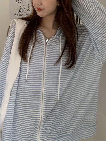 Sophisticated Garment with a Clean Classic Look