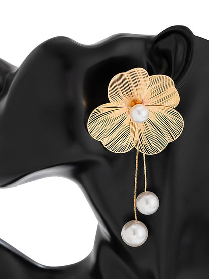 Gracefully Styled Garment for Any Occasion