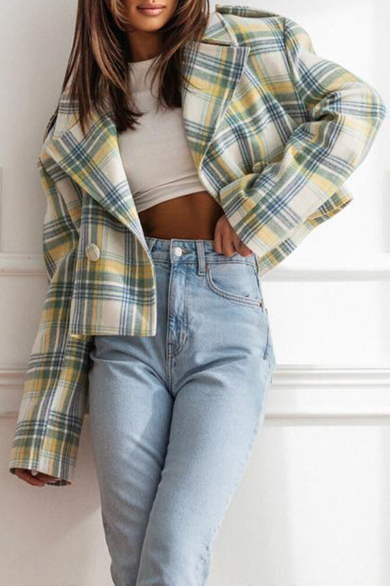 Effortlessly Elegant Garment with a Timeless Design