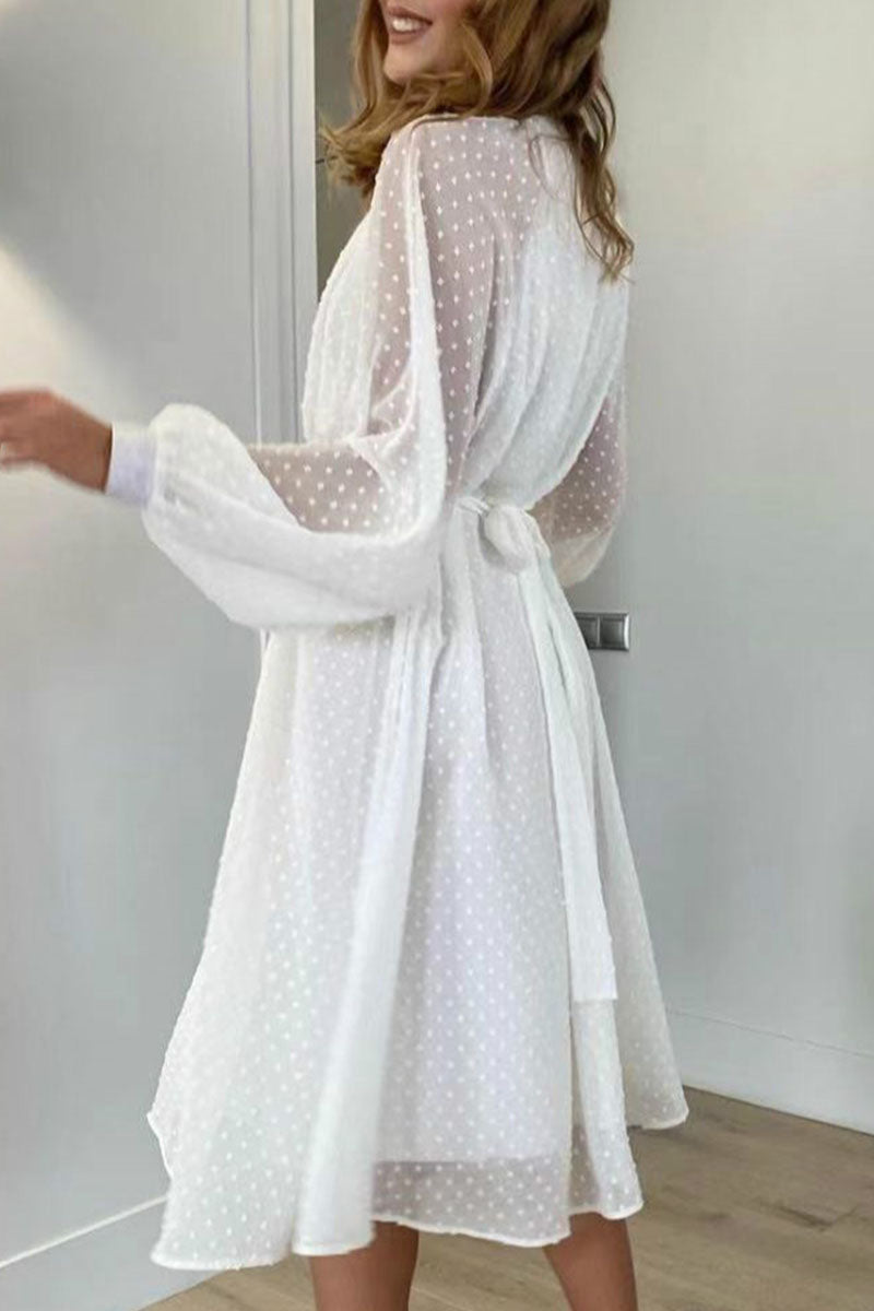 Effortlessly Elegant Dress with a Timeless Design