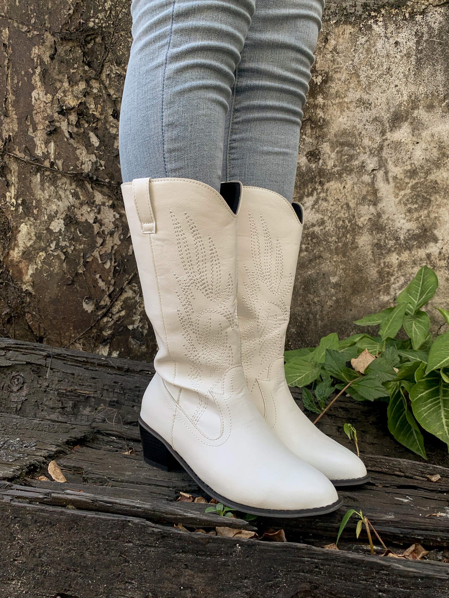 Elegantly Styled Boots for Everyday Wear