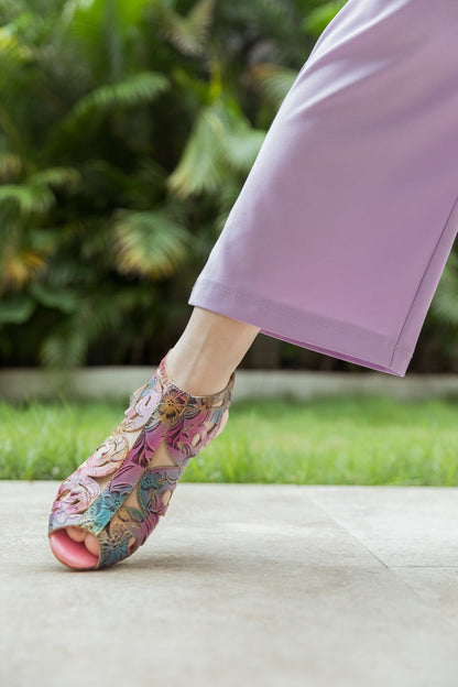Gracefully Styled Garment for Any Occasion