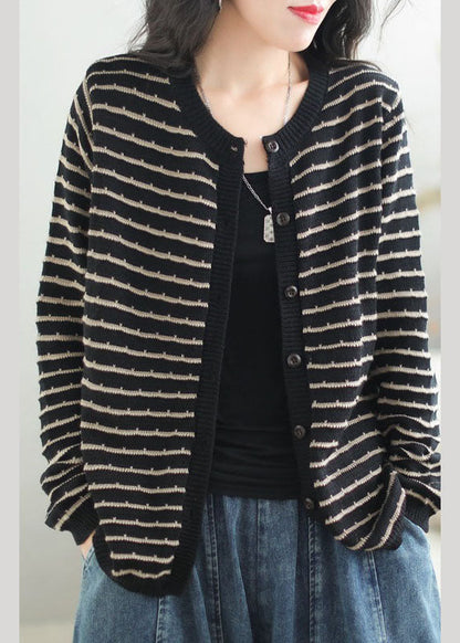Effortlessly Elegant Sweater with a Timeless Design