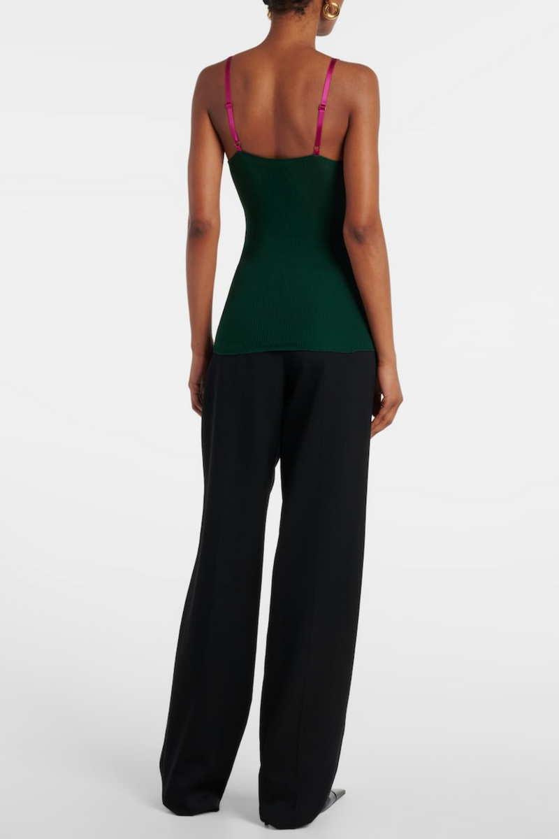 Beautifully Finished Top in a Timeless Design