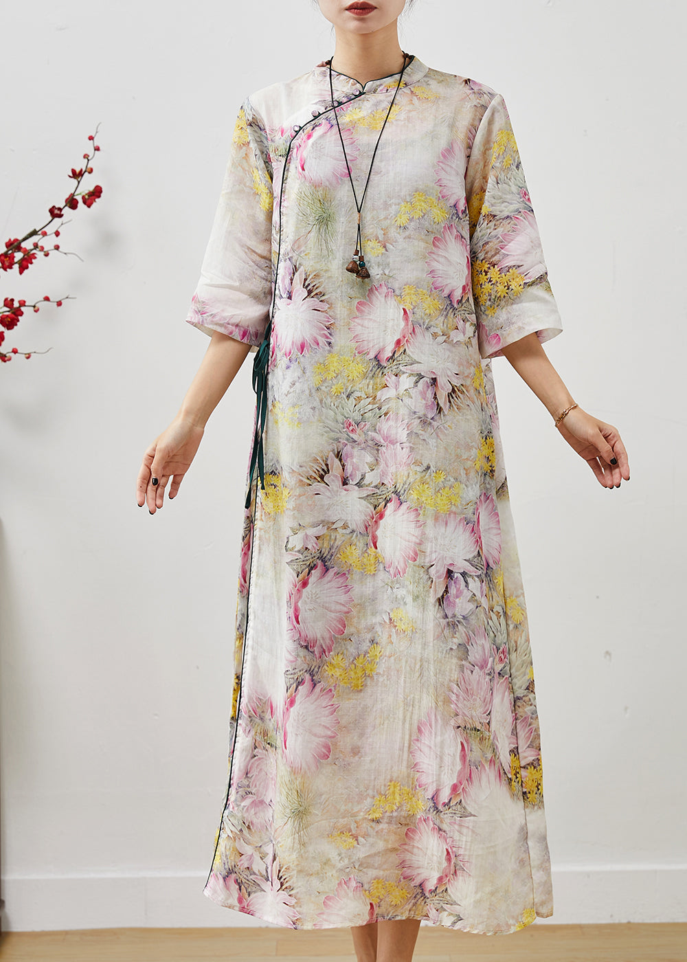 Gracefully Styled Dress for Any Occasion