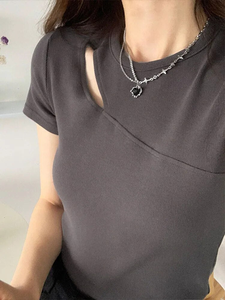 Effortlessly Elegant T-Shirt with a Timeless Design