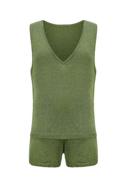 Effortlessly Elegant Top with a Timeless Design