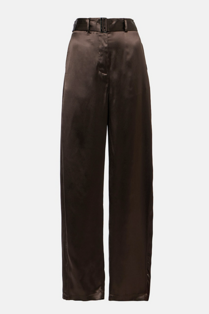 Effortlessly Elegant Pants with a Timeless Design