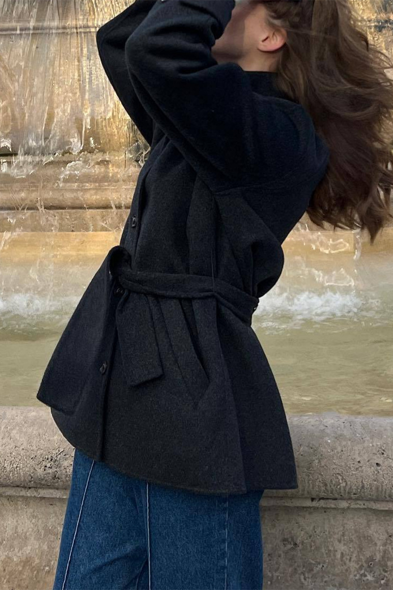 Effortlessly Elegant Garment with a Timeless Design