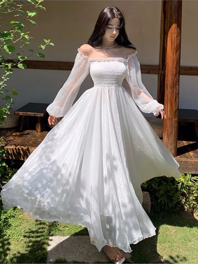 Beautifully Finished Dress in a Timeless Design
