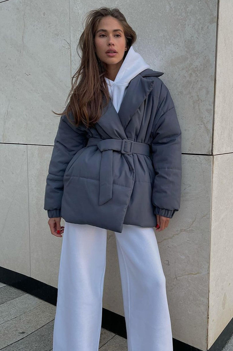 Well Tailored Coat with a Graceful Silhouette