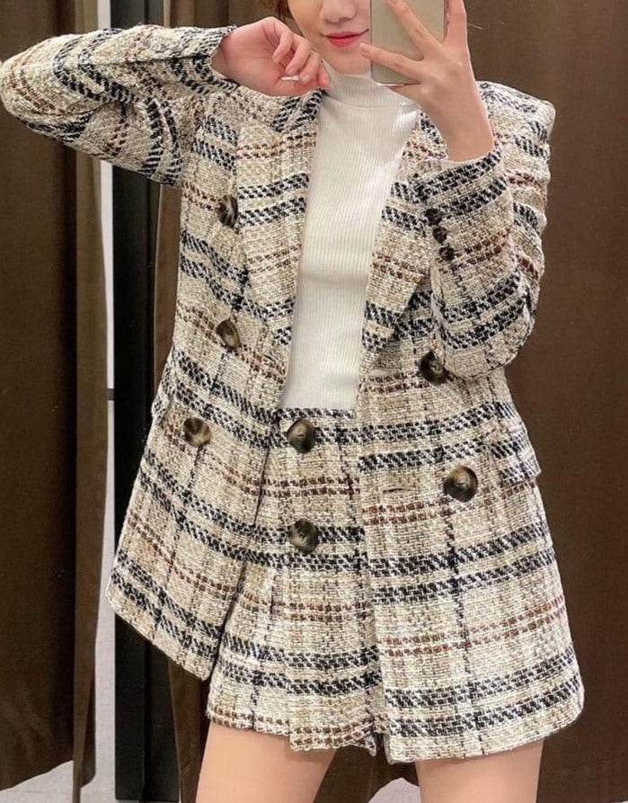 Sophisticated Garment with a Clean Classic Look