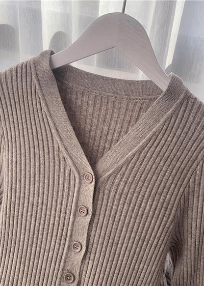 Effortlessly Elegant Sweater with a Timeless Design