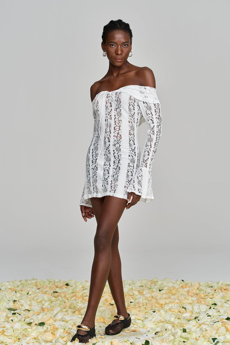 Beautifully Finished Dress in a Timeless Design