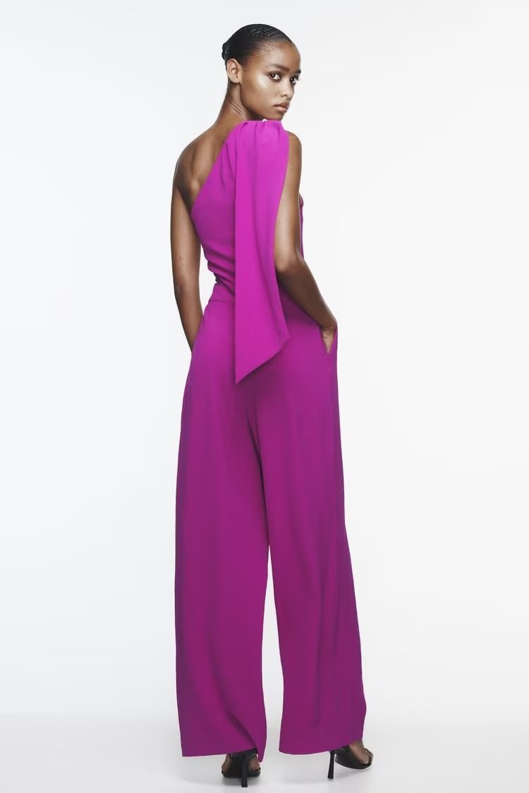 Effortlessly Elegant Trousers with a Timeless Design