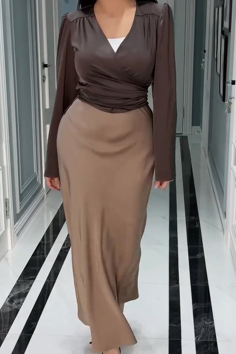 Well Tailored Top with a Graceful Silhouette
