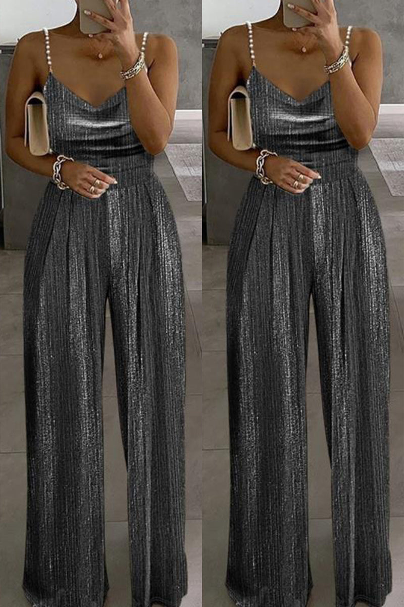 Effortlessly Elegant Garment with a Timeless Design