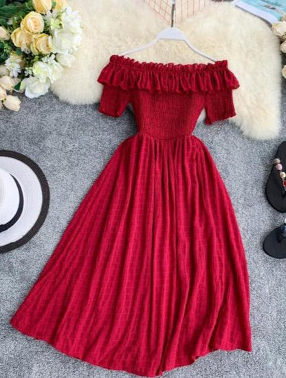 Classic Vintage Dress with a Flattering Fit
