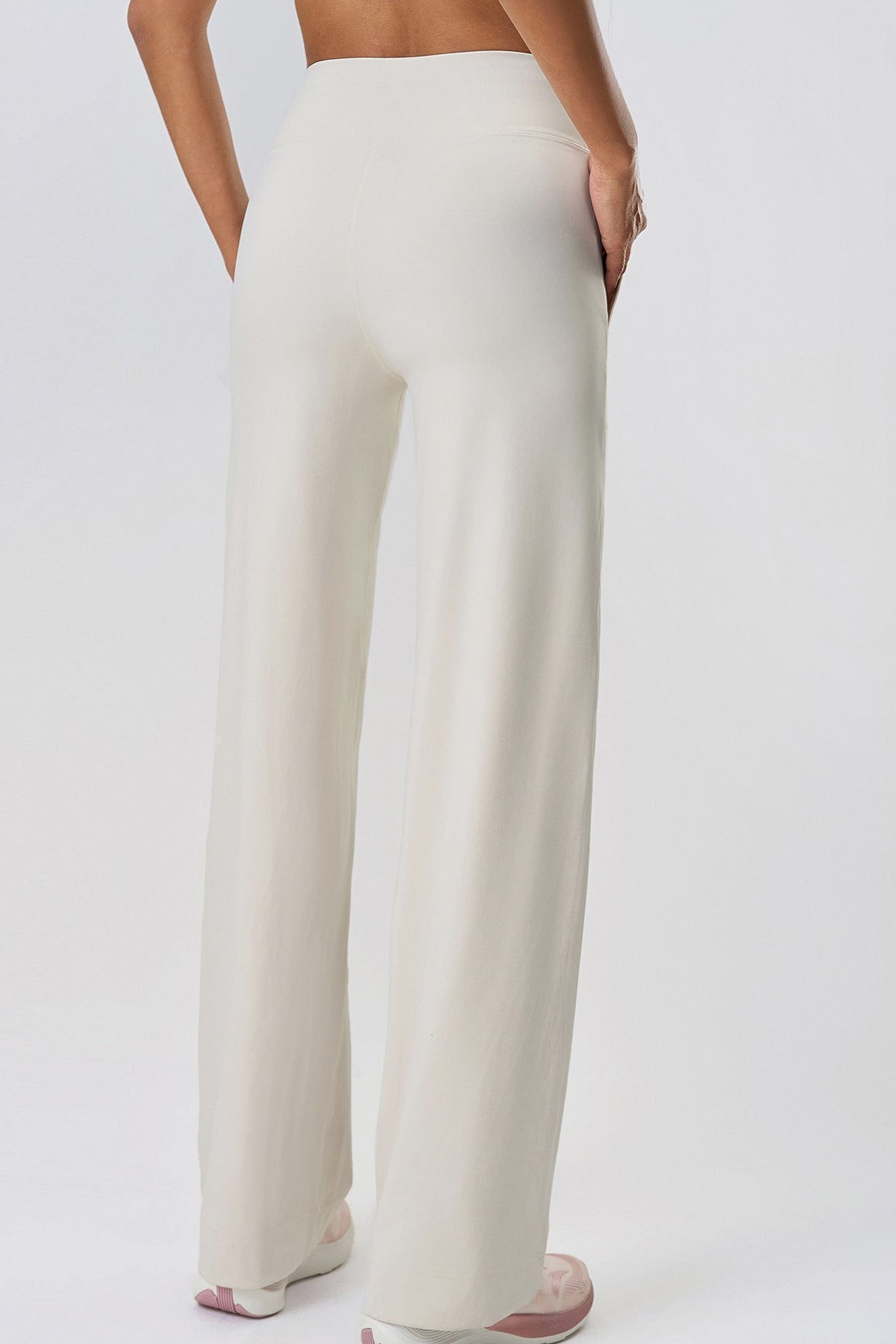 Well Tailored Garment with a Graceful Silhouette