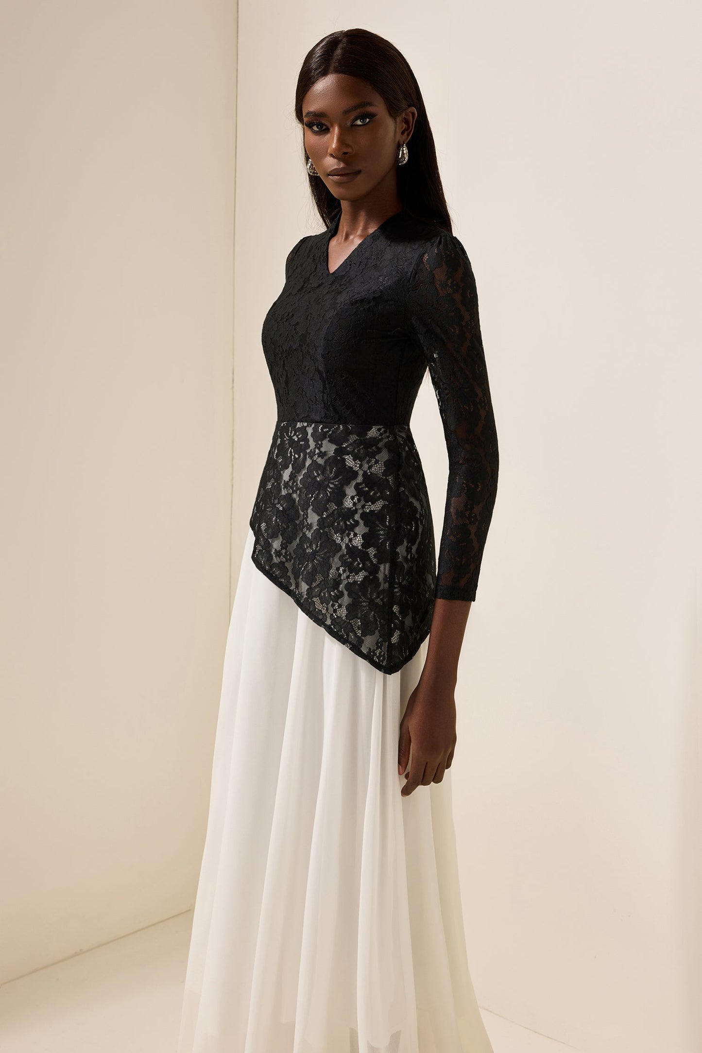 Classic Vintage Dress with a Flattering Fit