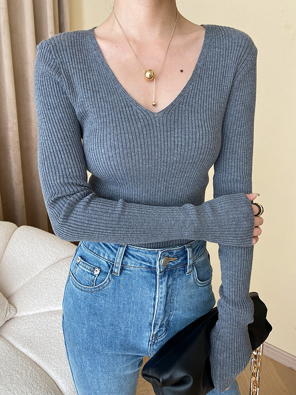Classic Vintage Sweater with a Flattering Fit