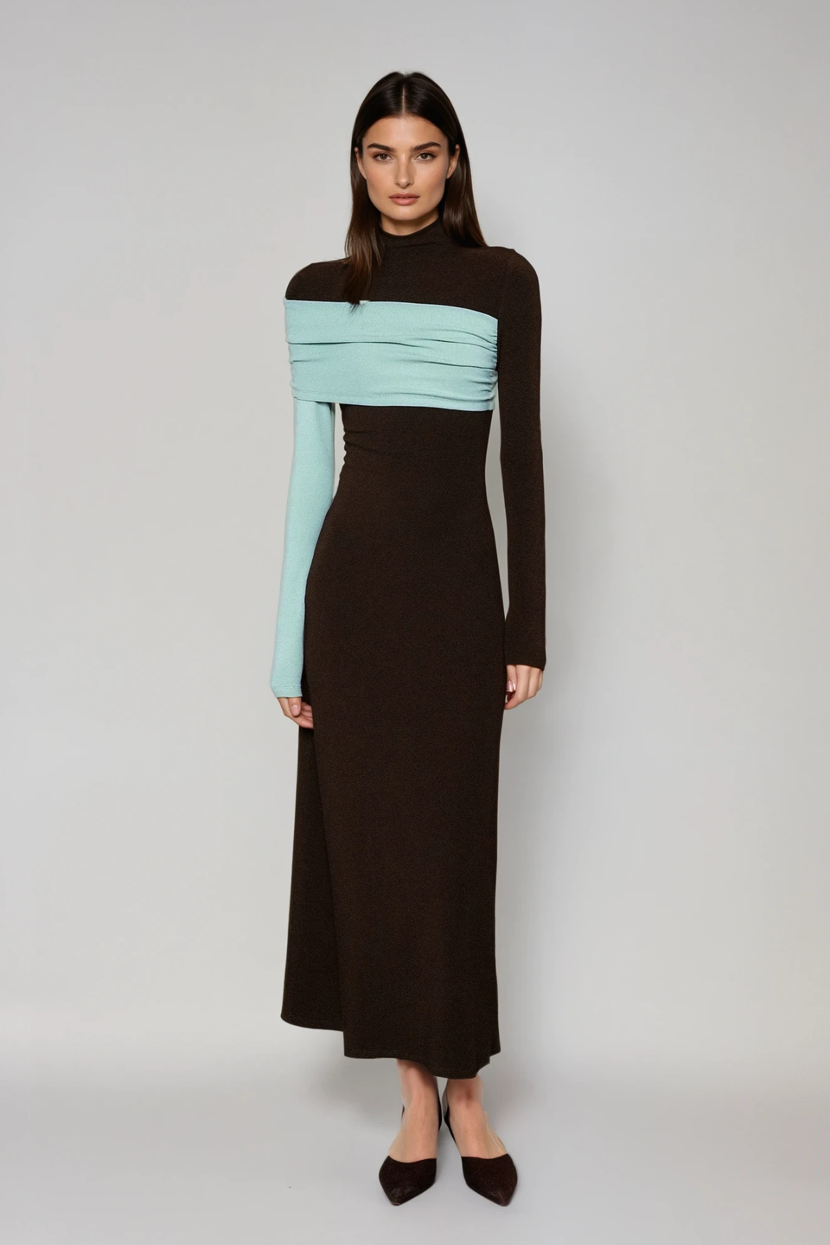Effortlessly Elegant Dress with a Timeless Design