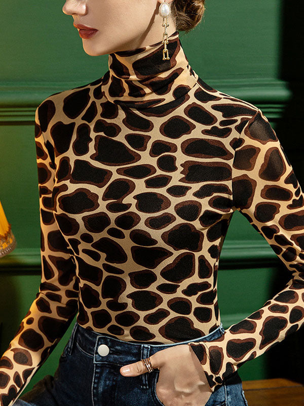 Gracefully Styled T-Shirt for Any Occasion