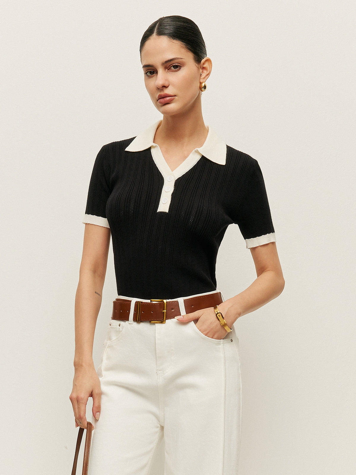 Well Tailored Top with a Graceful Silhouette