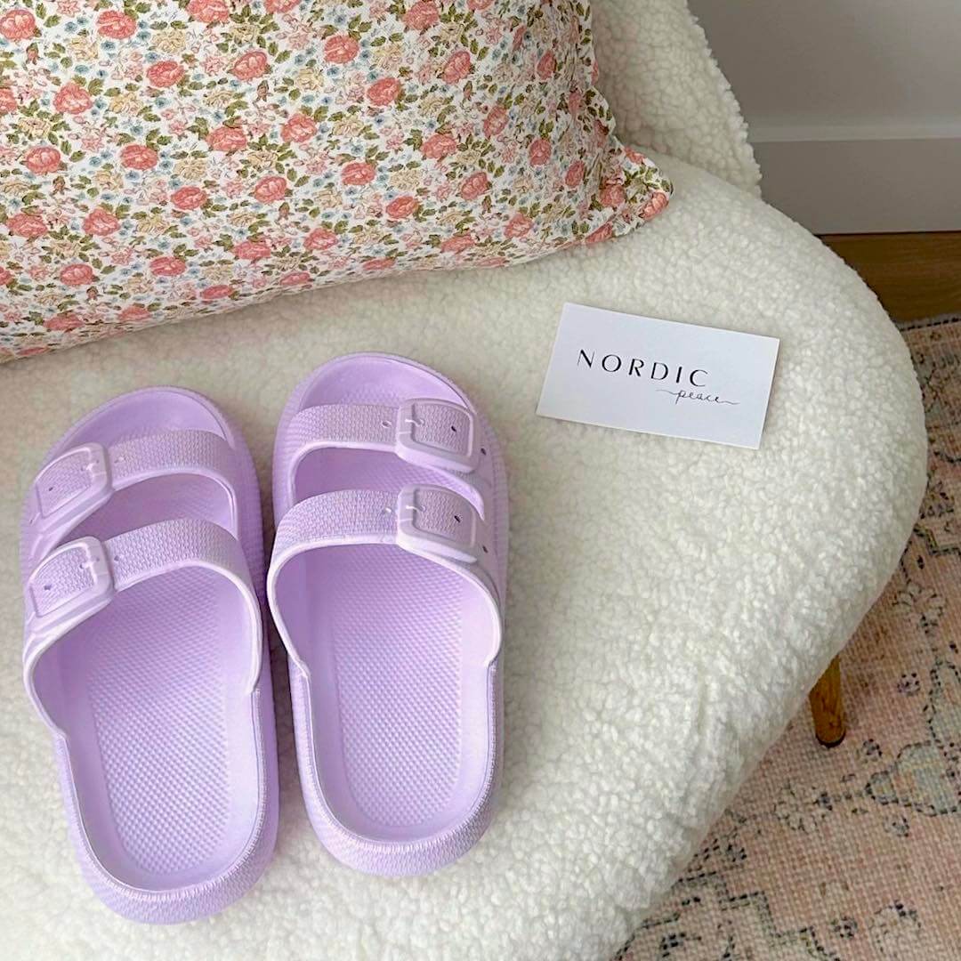 Classic Vintage Sandals with a Flattering Fit
