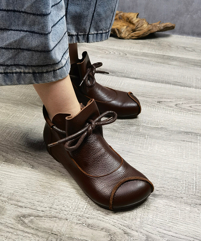 Well Tailored Boots with a Graceful Silhouette