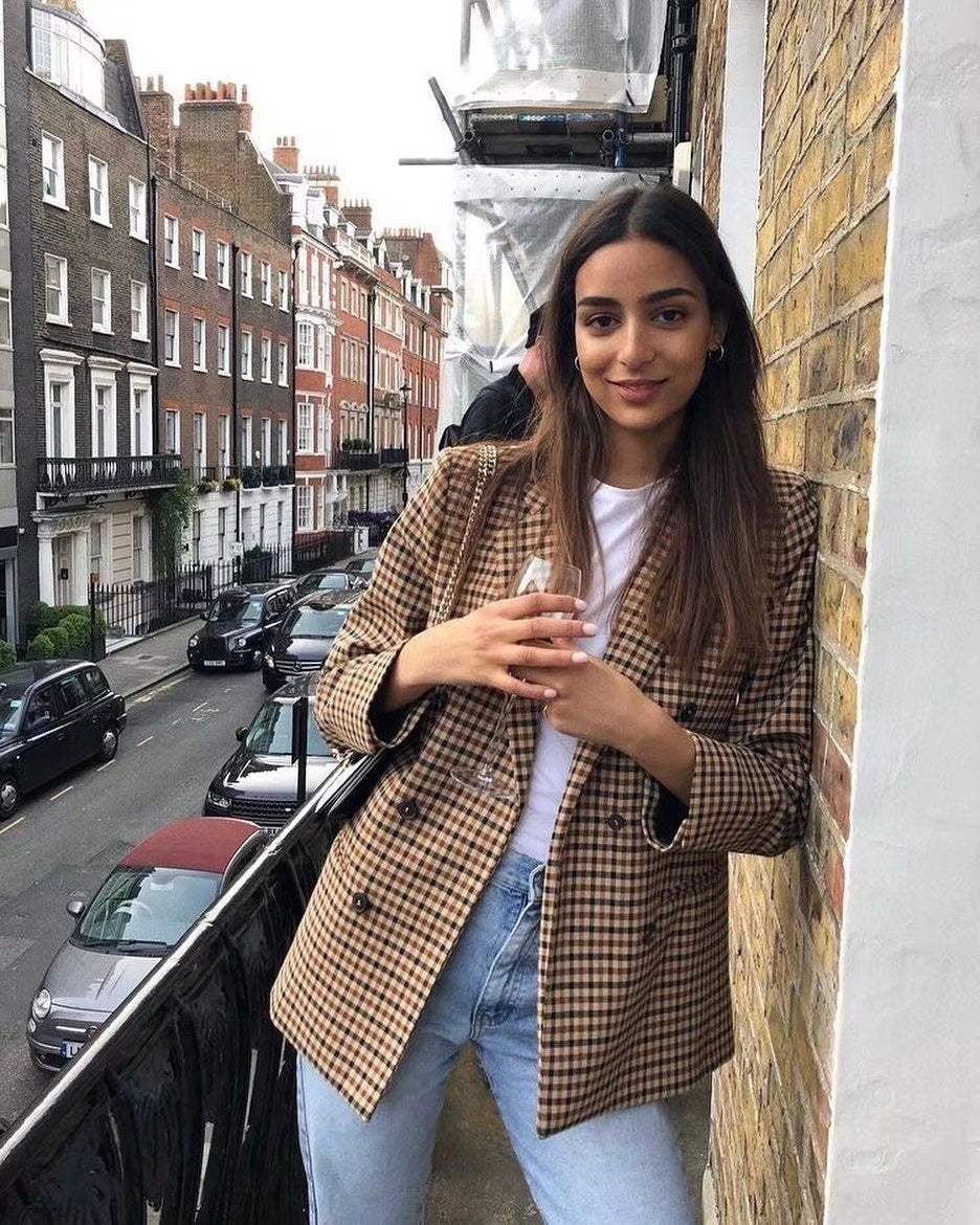 Effortlessly Elegant Jacket with a Timeless Design