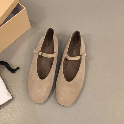 Classic Vintage Shoes with a Flattering Fit