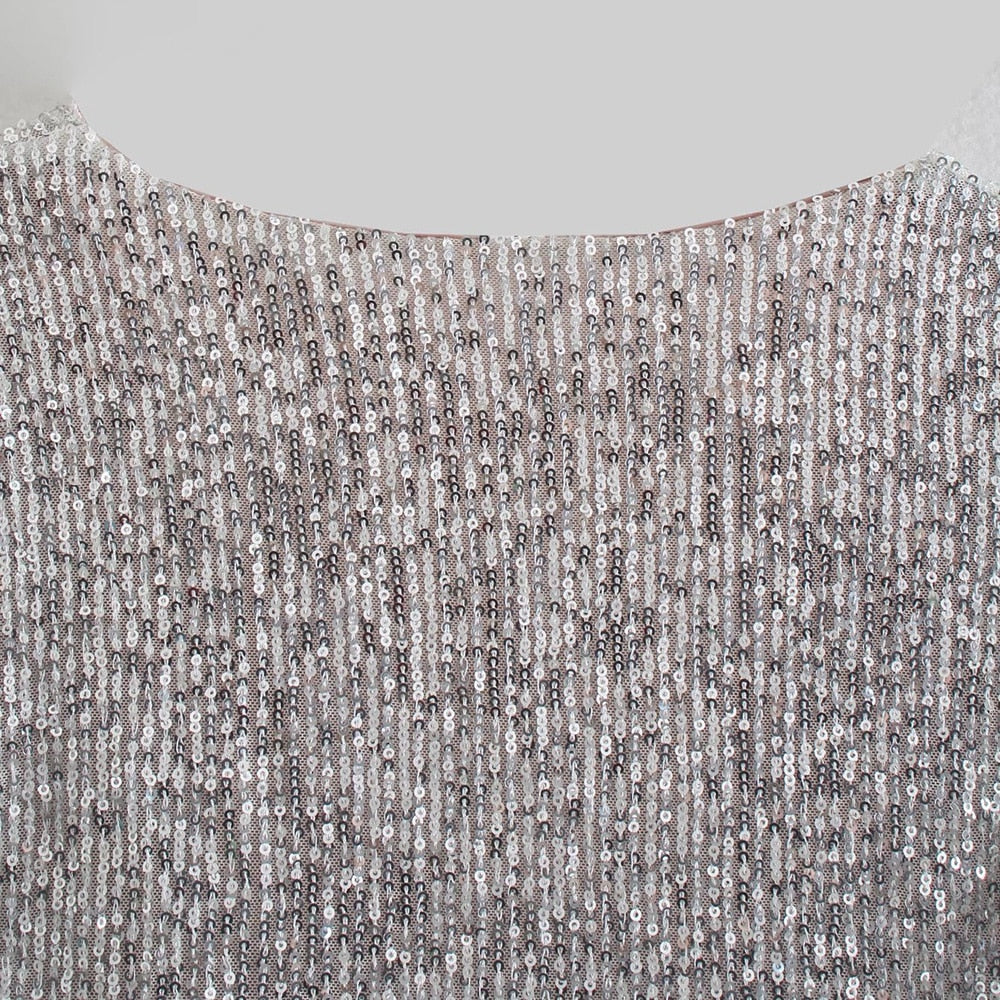 Well Tailored Top with a Graceful Silhouette