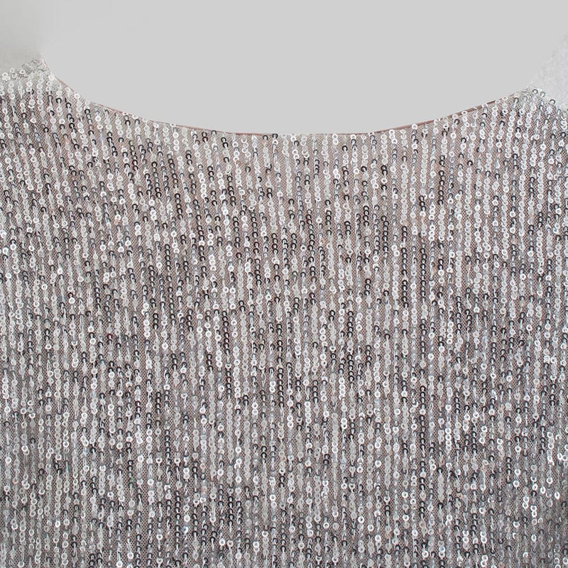 Well Tailored Top with a Graceful Silhouette