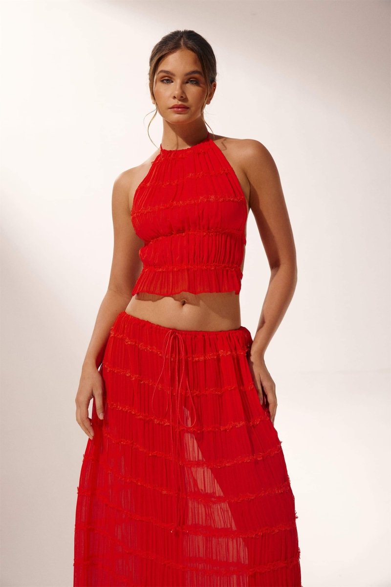 Well Tailored Garment with a Graceful Silhouette