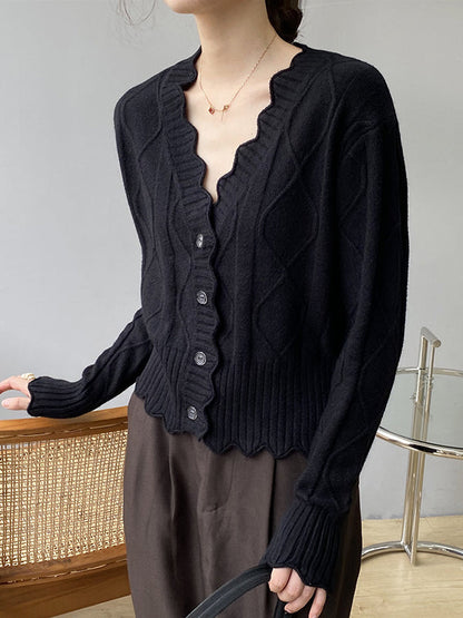 Well Tailored Cardigan with a Graceful Silhouette